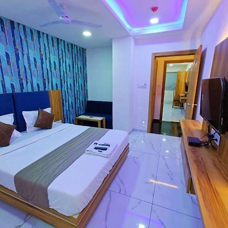 Hotel Rock Anand Exterior photo