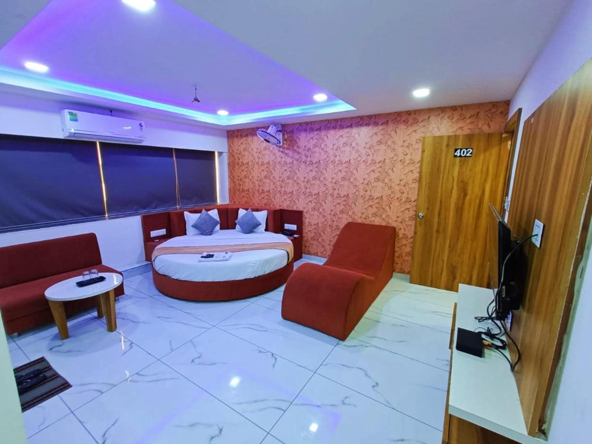 Hotel Rock Anand Exterior photo